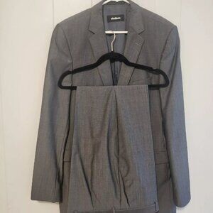 Strellson Men's Suit, Gray, two button 100% Virgin Wool